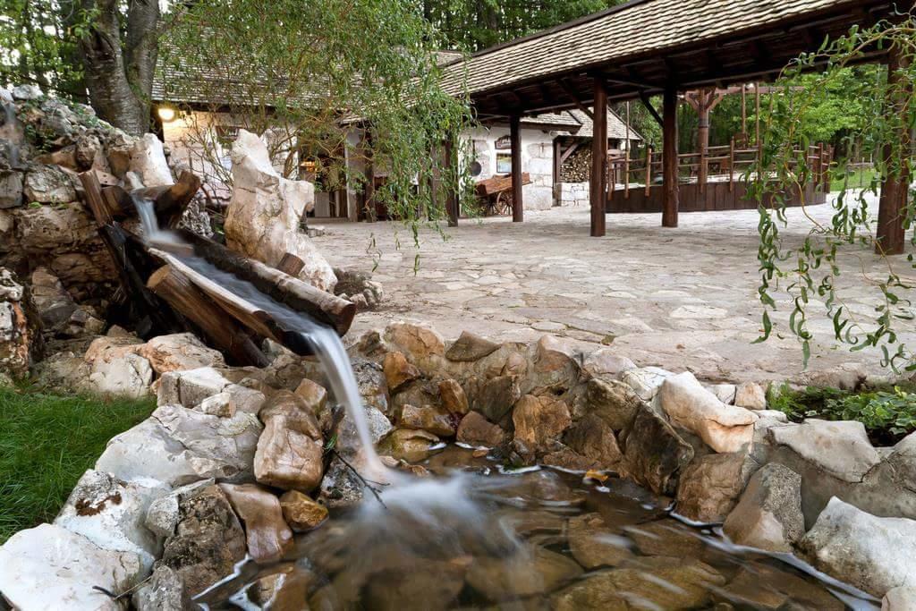 Farm Stay Cardaklije Kulen Vakuf Bagian luar foto