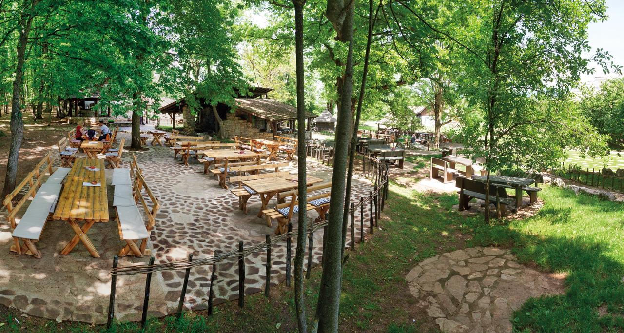Farm Stay Cardaklije Kulen Vakuf Bagian luar foto