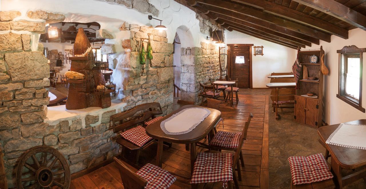 Farm Stay Cardaklije Kulen Vakuf Bagian luar foto